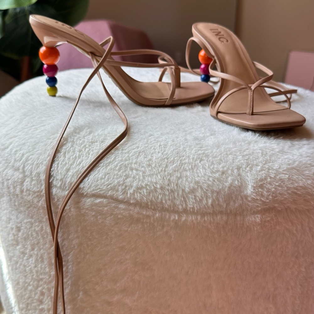 Wrapped heels - Picture 3 of 7